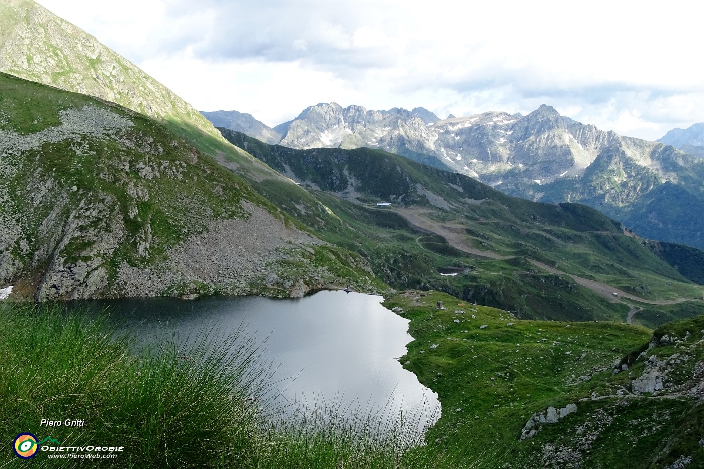 76 Lago Moro (2235 m) visto salendo al Passo di Val Cervia.JPG